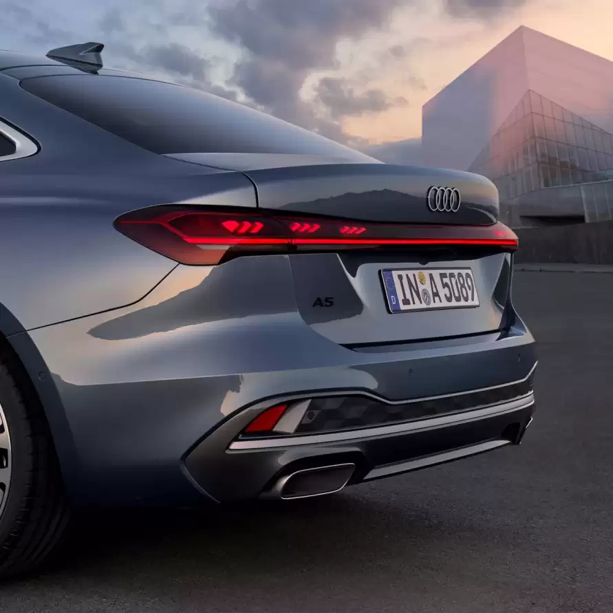 Audi A5 sedan exterior cola